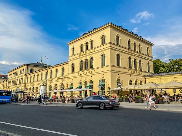 Firmensitz der STRATEGIE am Odeonsplatz 18 in München
